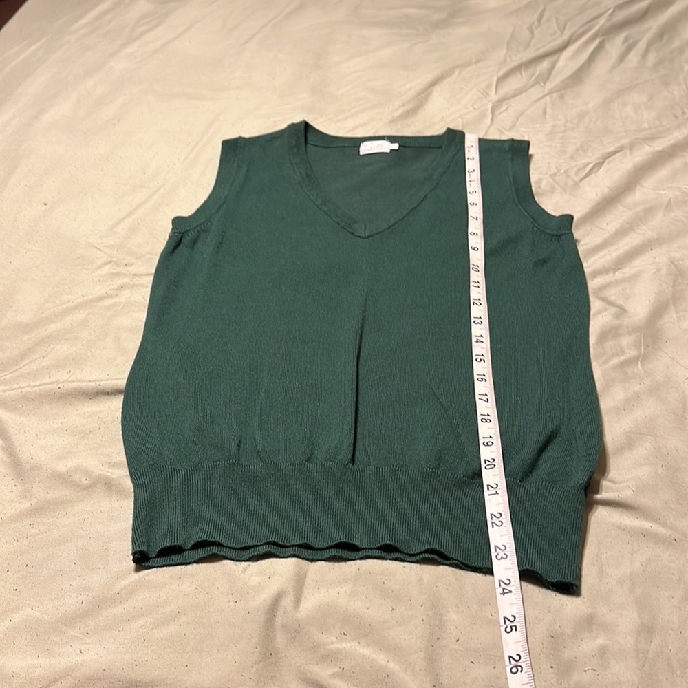 Vest - Picture 3 of 4